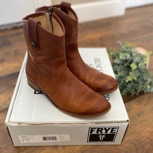 FRYE Melissa Button Short
